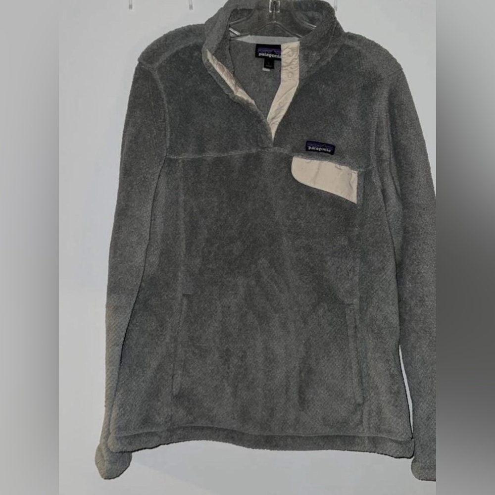 Patagonia Charcoal Fleece with Cream Accents